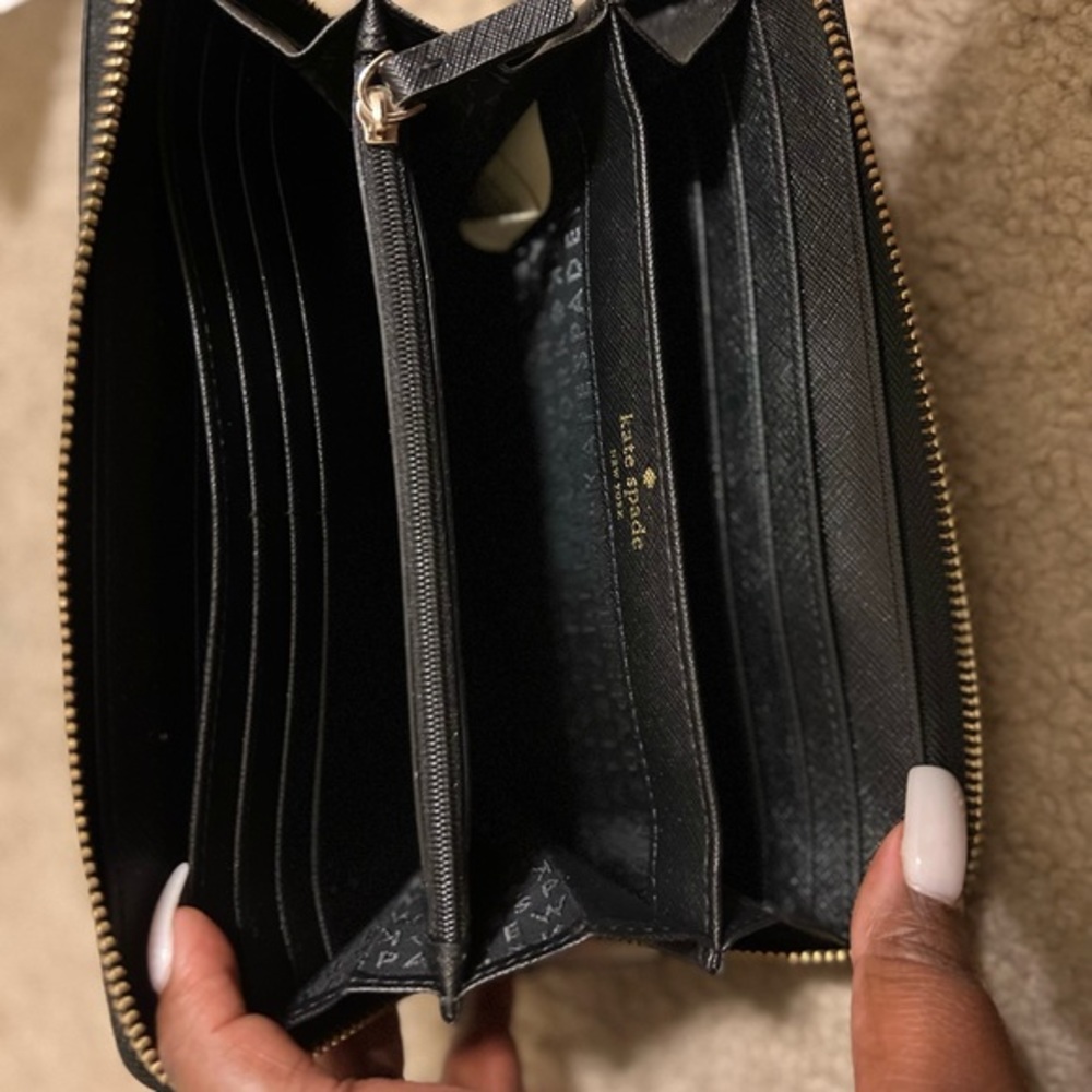 Kate Spade ♠️ Wallet! - Picture 2 of 4